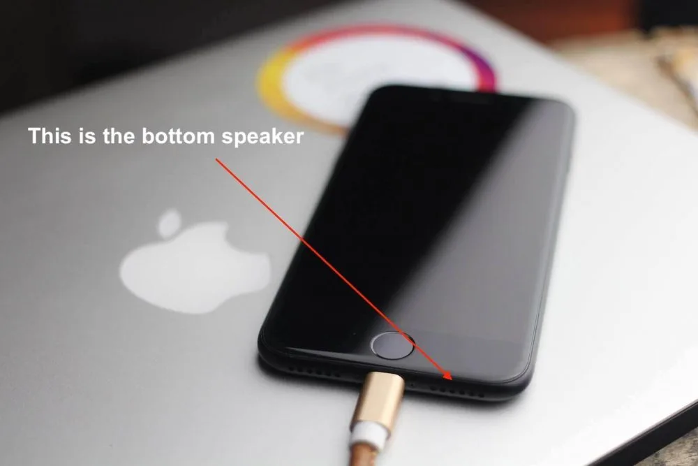 only one speaker works on iphone 7 - bottom
