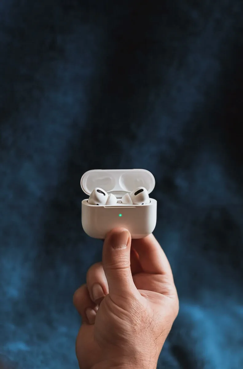 Airpod pro orange online light