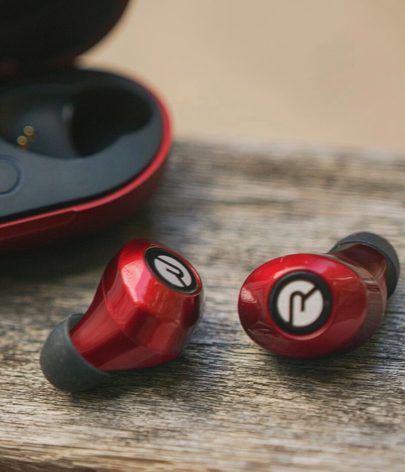 do raycon earbuds have a microphone