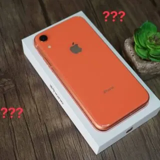 where is the microphone on iphone xr