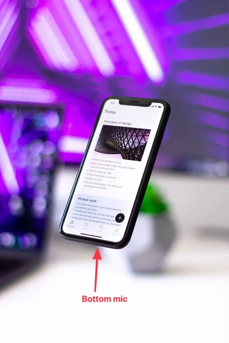 where is the microphone on iphone xr - bottom