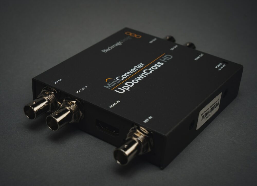 HDMI to composite converter
